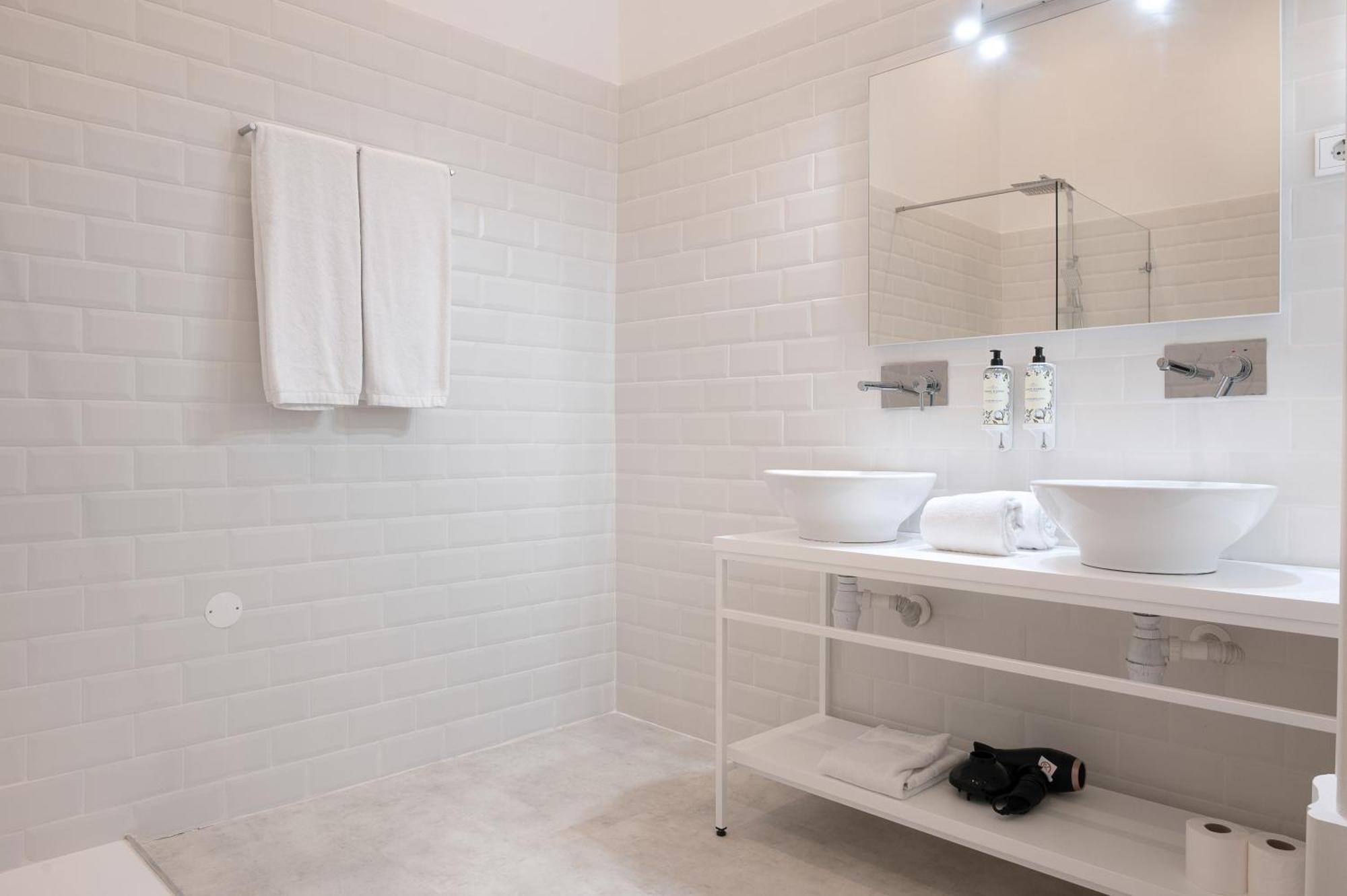 Comfort Charming Cedofeita - Free Parking Alojamento de Acomodação e Pequeno-almoço 2*