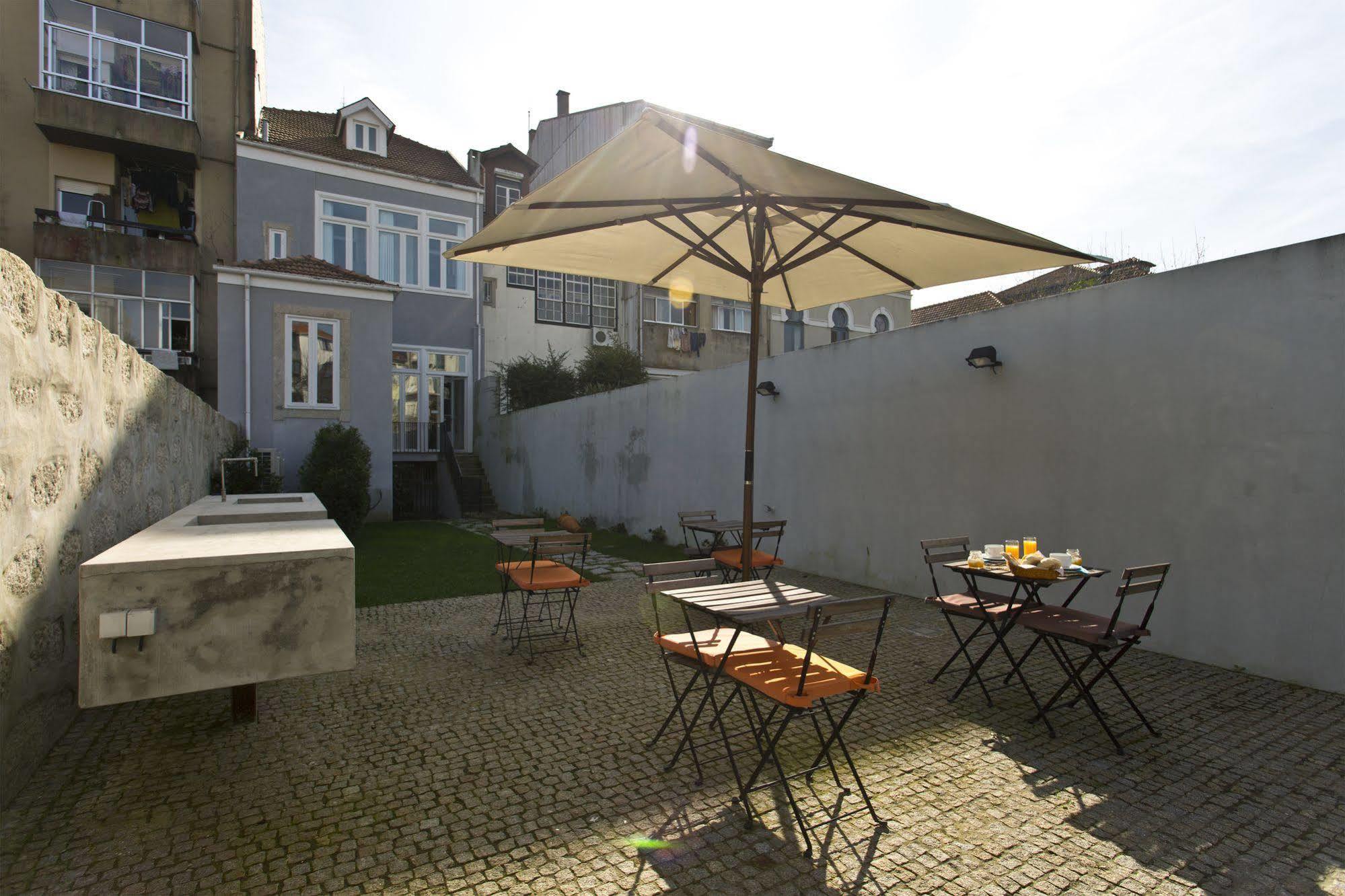 Comfort Charming Cedofeita Bed & Breakfast